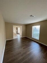 Building Photo - 4527 Geneva Dr