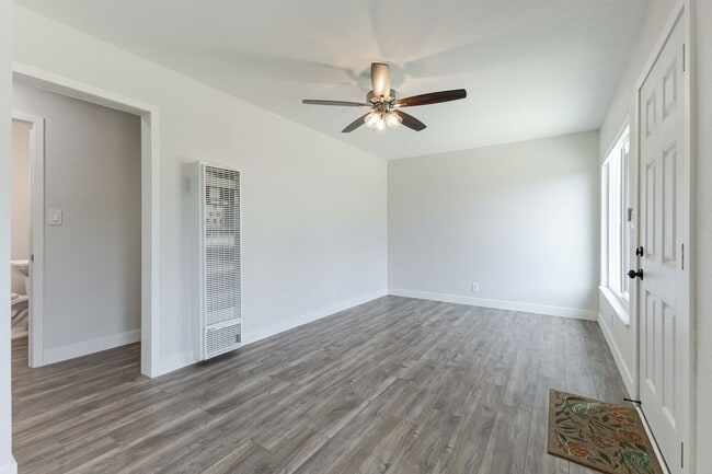 Foto del edificio - Fully Renovated 2BR/1BA Unit in Altadena –...