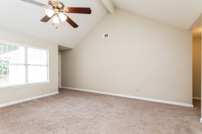 Foto del edificio - 245 Pinewalk Way