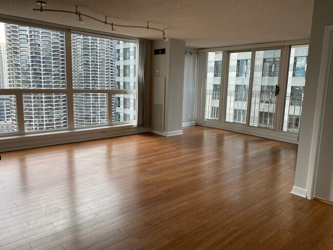 Foto del edificio - 200 N Dearborn St