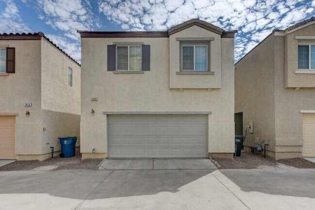 Foto del edificio - Beautiful 2 Story, 3 Bedroom Home Northwest!