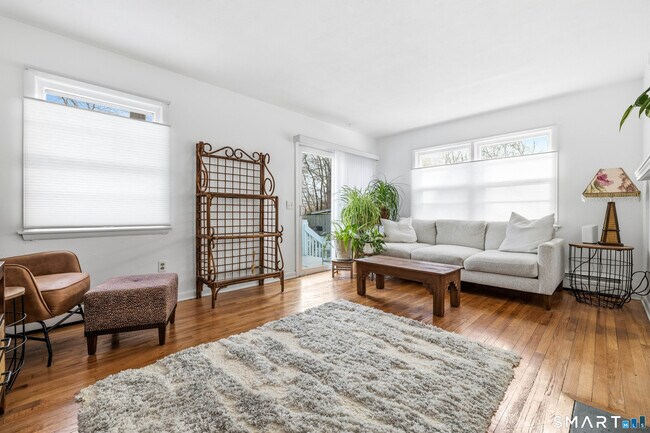 Foto del edificio - 12 Beach Park Rd