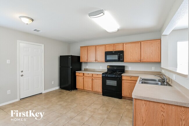 Foto del edificio - 8143 Chancewood Ln