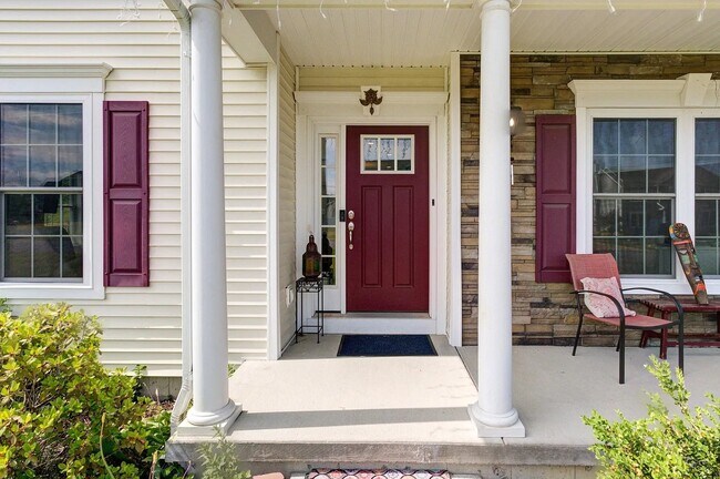 Foto del edificio - 65 Haywood Ln