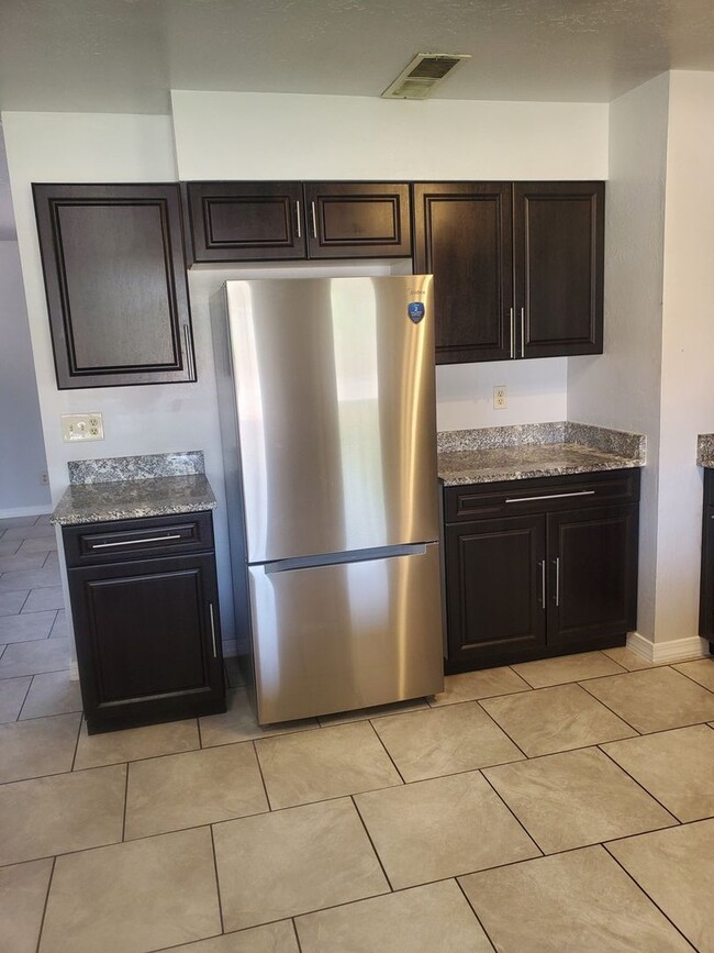 Building Photo - 3BR House in Mesa with RV gate and no HOA