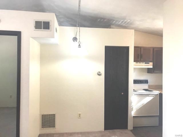 Building Photo - 60 Peachtree Ln