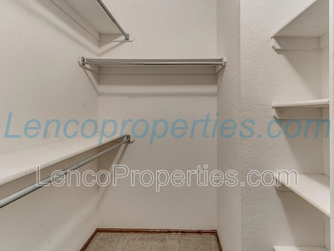 Foto del edificio - 1716 Briarcreek