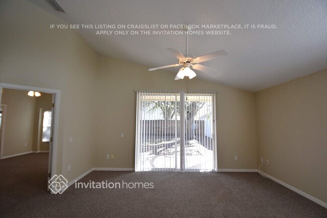 Foto del edificio - 6939 Crown Lake Dr