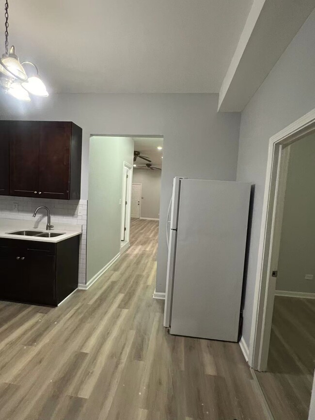 Foto del edificio - 3252 W Armitage Ave
