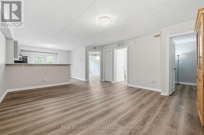 Building Photo - 2065 Appleby Line