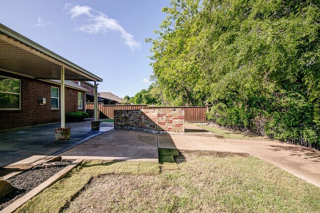 Foto del edificio - Serenity on the Greenbelt in Stonebridge Ranch