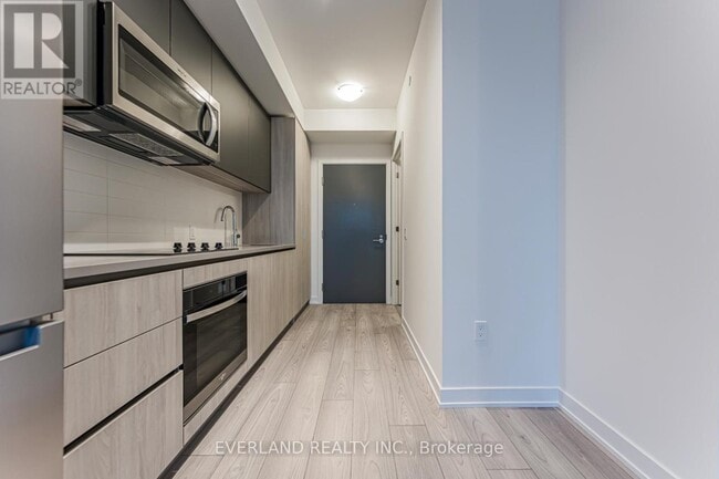 Photo du bâtiment - 5858 Yonge St