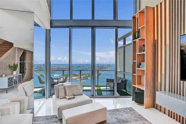 Foto del edificio - 1100 Biscayne Blvd