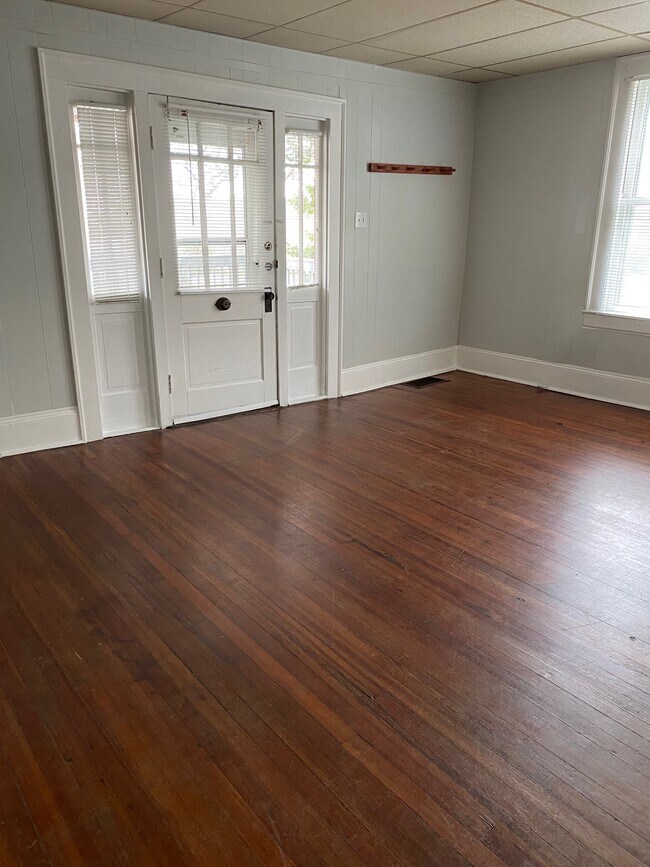 Foto del edificio - 220 W End Blvd