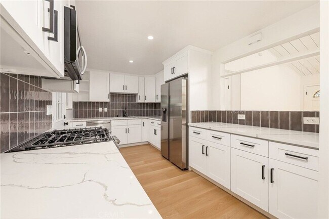 Building Photo - 38466 Sumac Ave