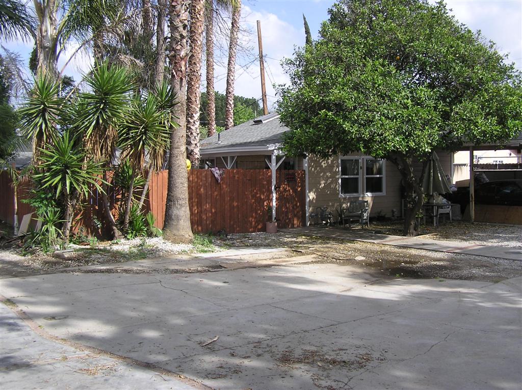 Primary Photo - 7314-7322 Woodley Ave