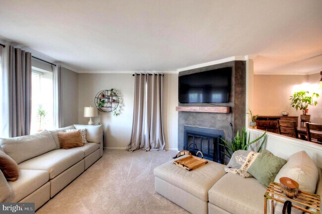 Foto del edificio - 708 Kings Croft Dr