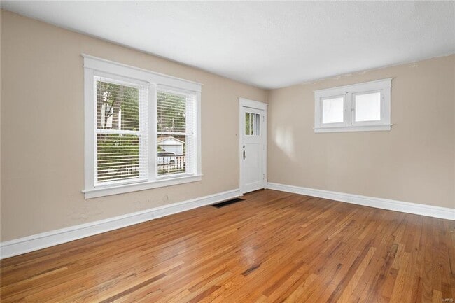 Family Room - 1248 Moorlands Dr