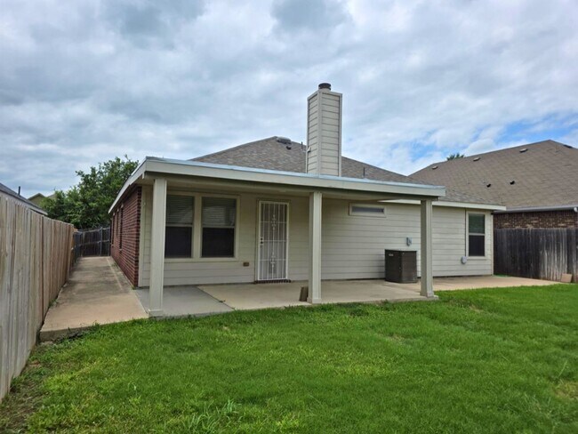 Foto del edificio - 6320 Spring Ranch Dr