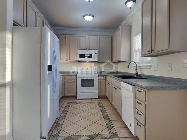 Building Photo - 12373 Carriage Stone Dr