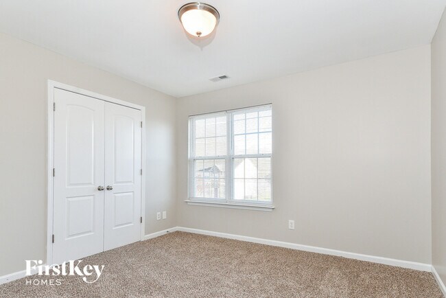 Foto del edificio - 5293 Crosswinds Rd