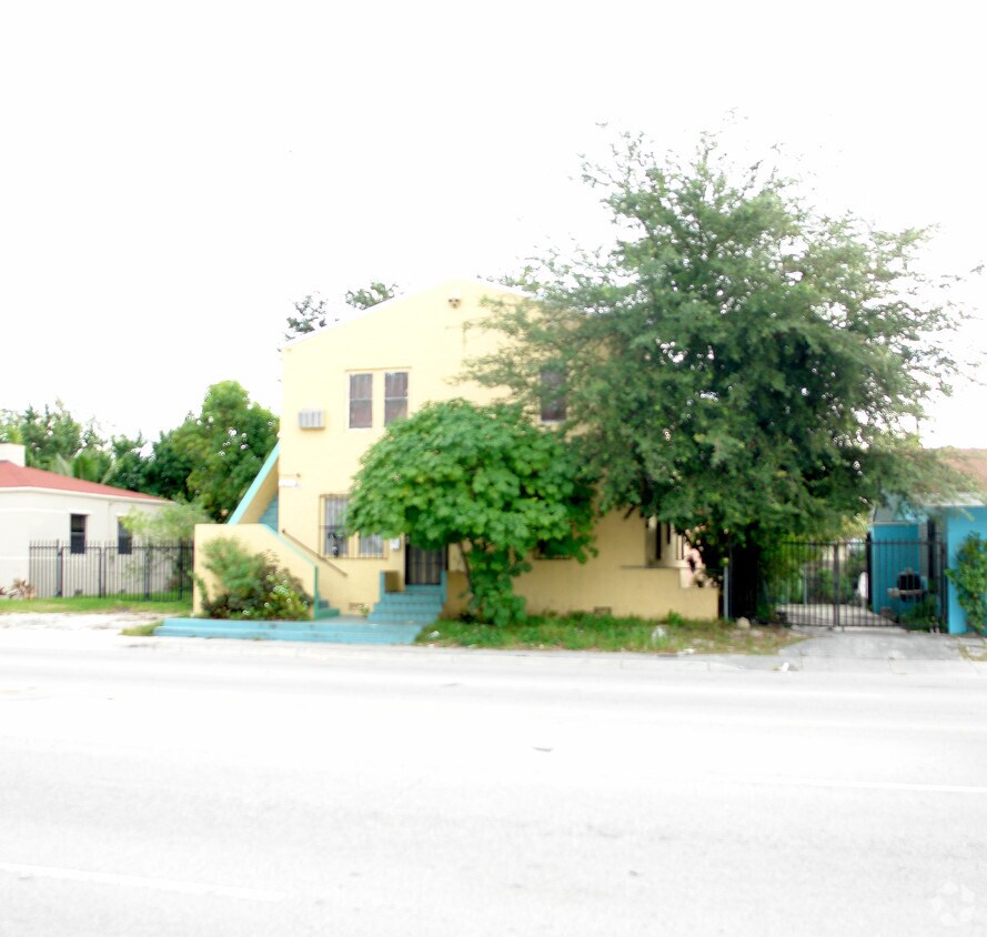 Building Photo - 5617 N Miami Ave