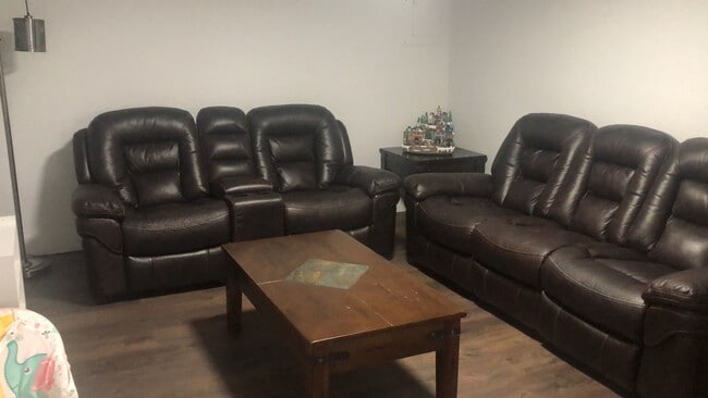 Building Photo - 33188 Brundige Ave