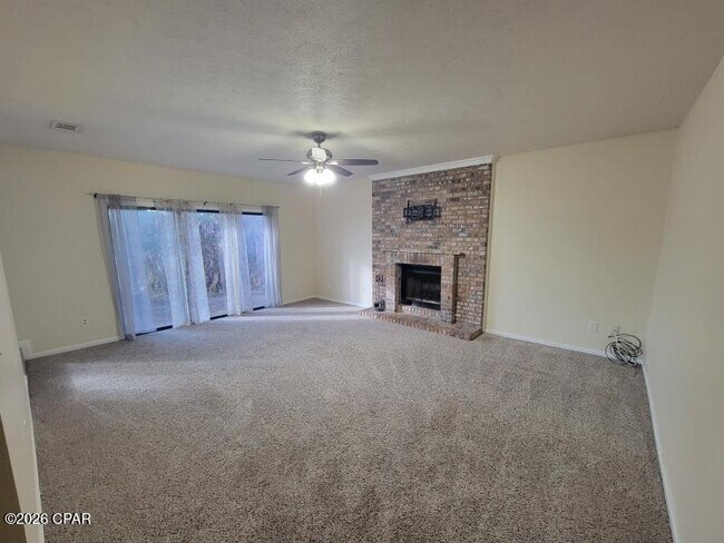 Foto del edificio - 3727 Greentree Pl