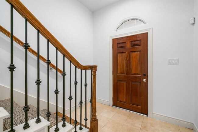 Foto del edificio - 2743 Sherwin St