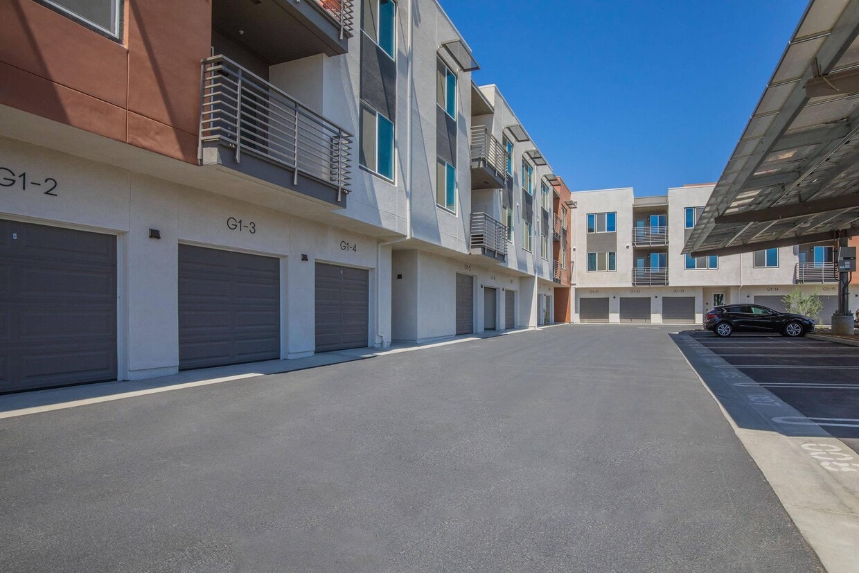 Sawa No。 Millennium Apartments - 74699 Technology Dr Palm Desert, CA