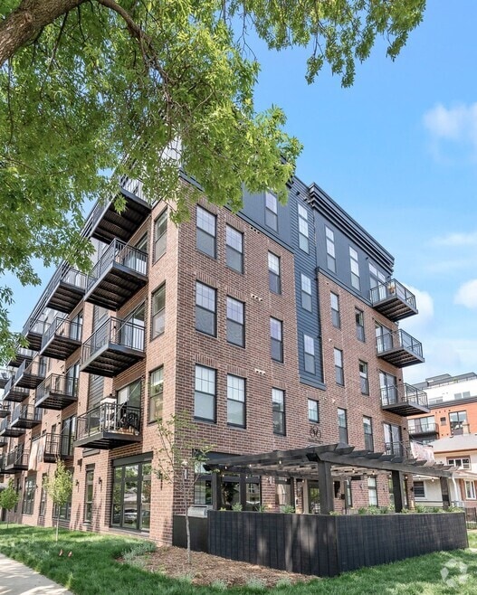 St Anthony West Apartments for Rent with Hardwood Floors Minneapolis