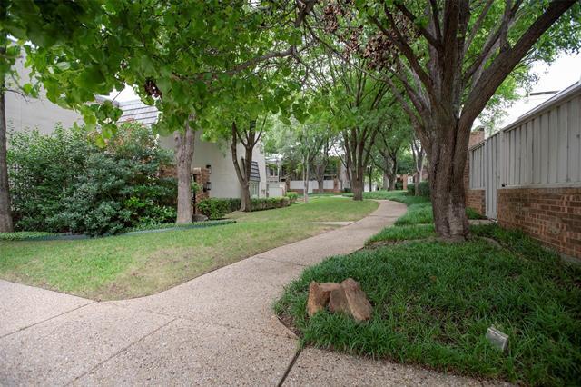 Foto del edificio - 4142 Woodcreek Dr