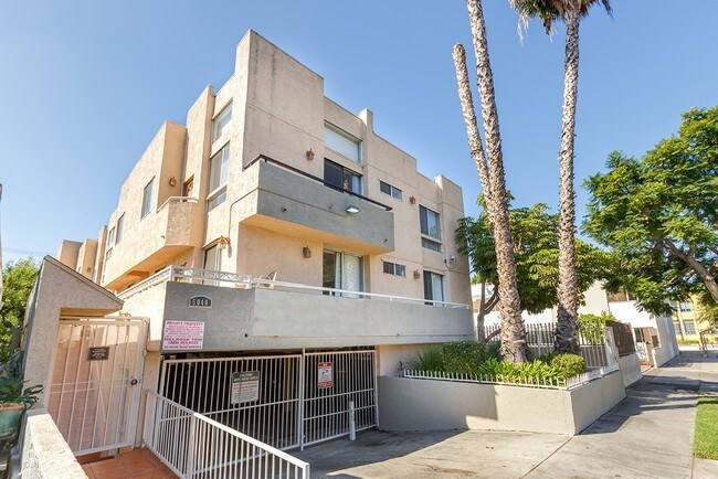 Foto del edificio - 6040-6042 Barton Ave