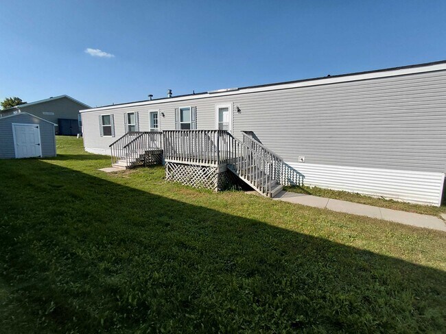 Foto del edificio - 2211 Mockingbird Pl NW