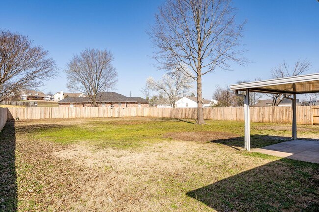Building Photo - Newly Remodeled Beautiful 3 Bedroom Home