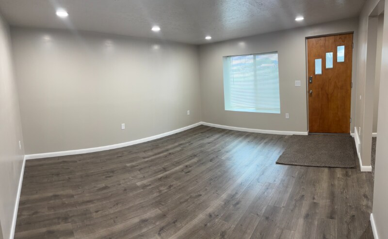 Foto principal - 390 Center St