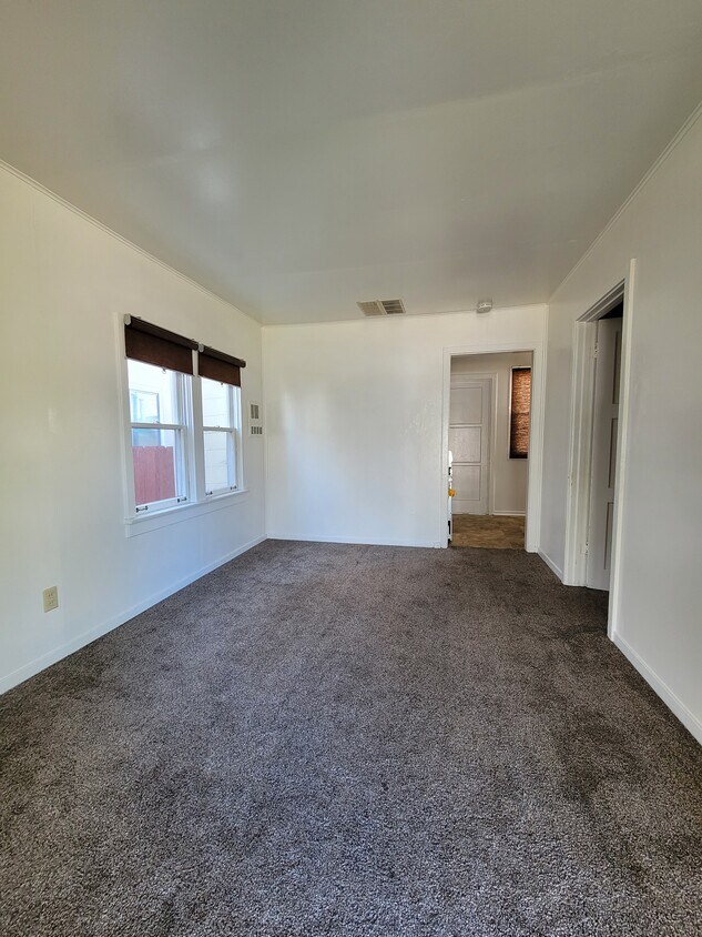 Primary Photo - 1037 Wilbur Ave