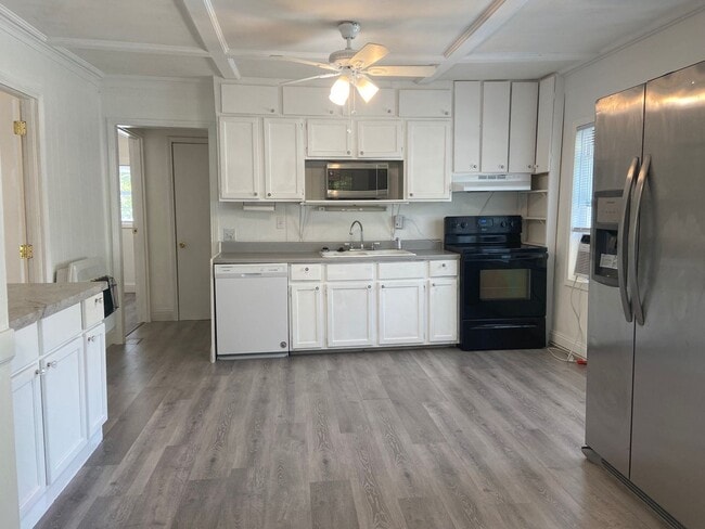 Building Photo - Single Family Home in Branson