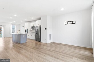 Building Photo - 614 Glenn Lk Dr