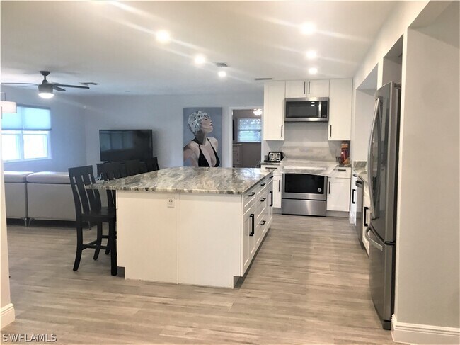 Foto del edificio - 5227 Selby Dr