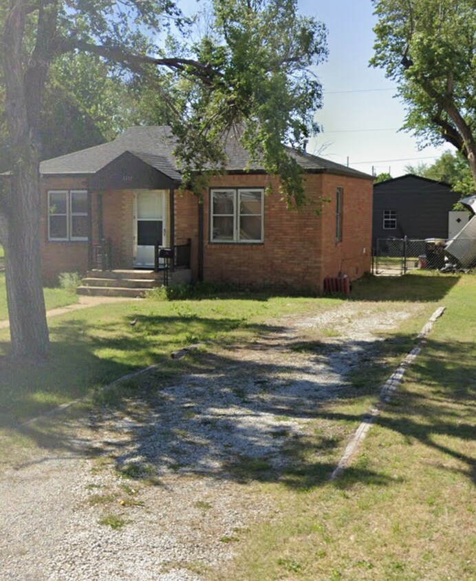 Primary Photo - 3 Bedroom, 1 Bathroom House with Detached ...