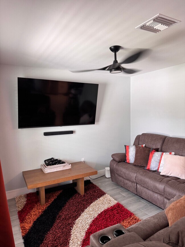 Foto del edificio - 3665 Michigan Ave