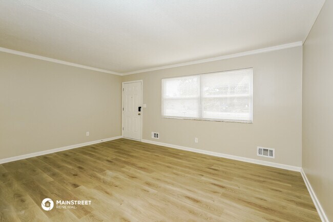 Building Photo - 2857 S State Ave
