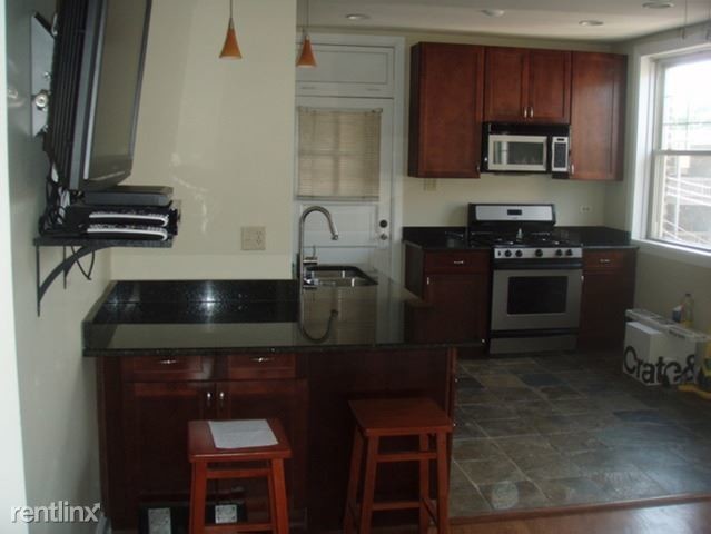 Primary Photo - 4838 W Henderson St