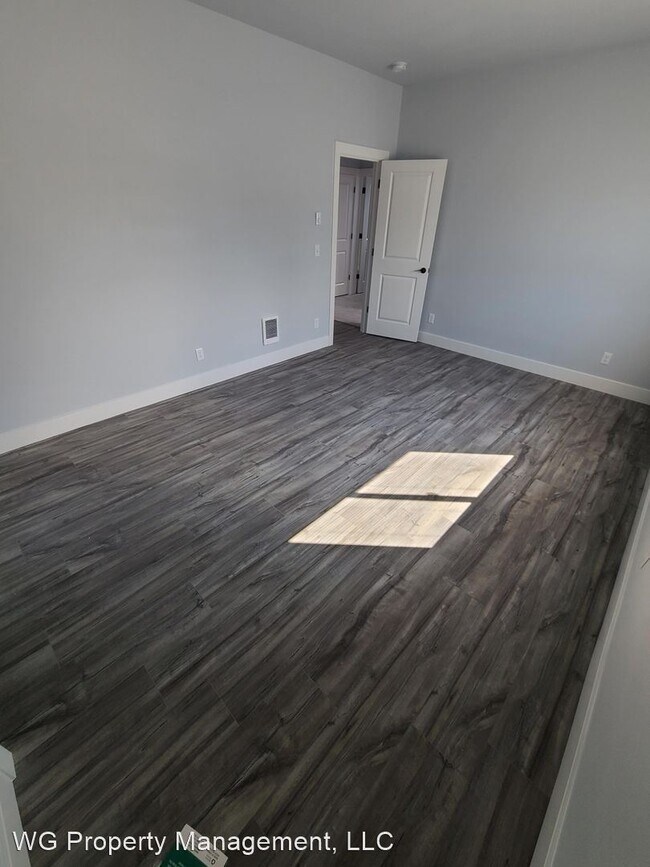 Building Photo - 2 br, 1 bath House - 2502 S J St