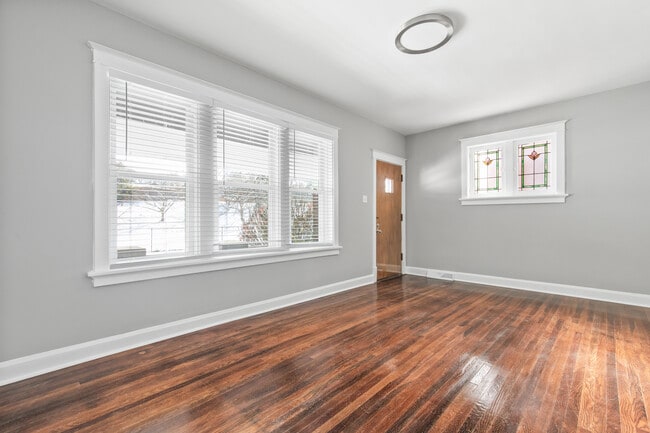 Foto del edificio - 2049 Alfred Ave