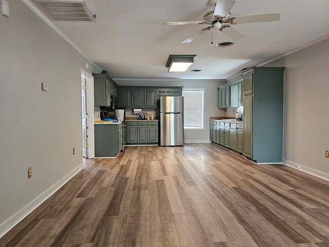 Foto del edificio - 2370 Wedgefield Rd