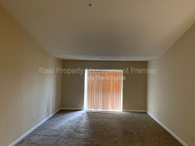 Foto del edificio - 9905 Westwood Dr