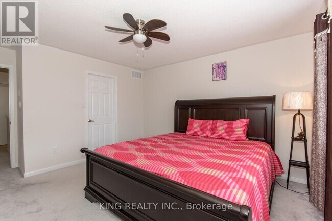 Photo du bâtiment - 230 Cedric Terrace