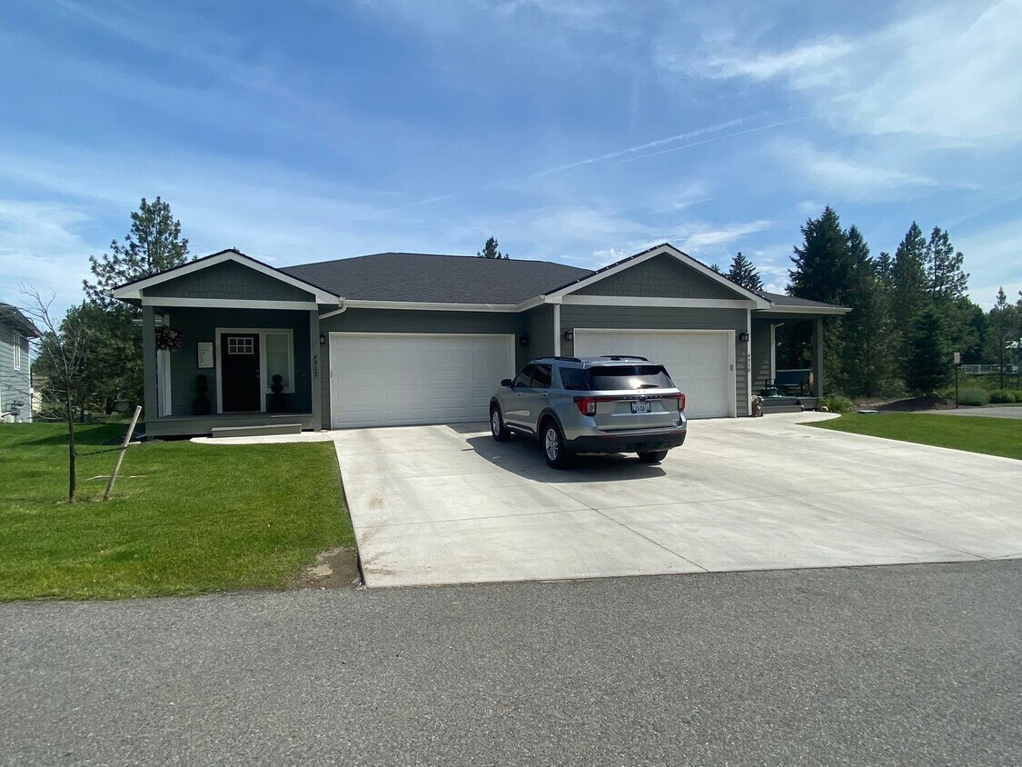 Foto principal - 4310-4312 N Centennial Ln